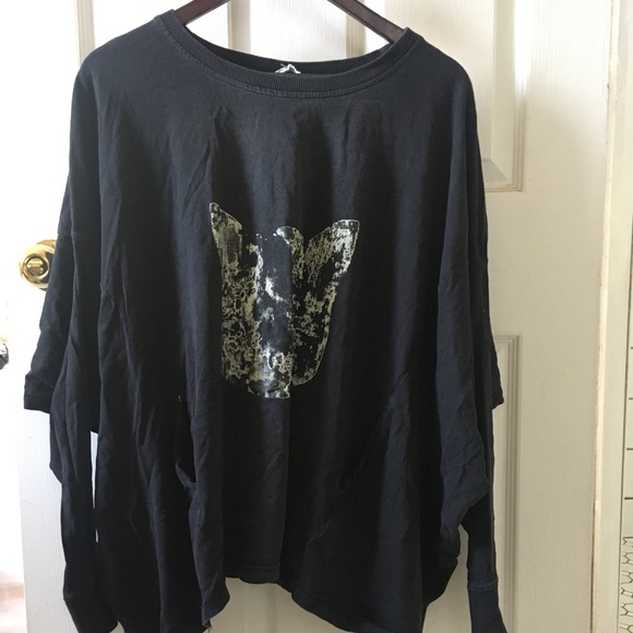 Tops - Picture 2 of 3